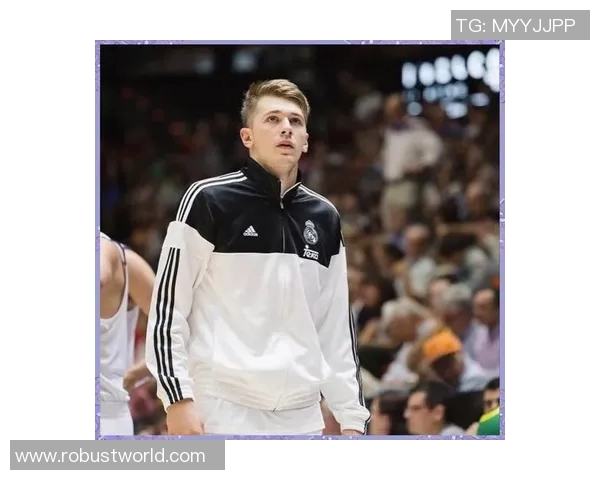 全明星联名款篮球衣热潮来袭时尚与运动的完美结合引领潮流新风尚