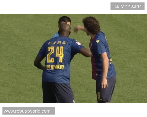 当今世界顶流足球明星究竟是谁引发了怎样的热议与关注